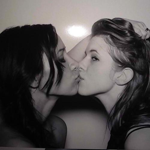 25P Lesbian erotics