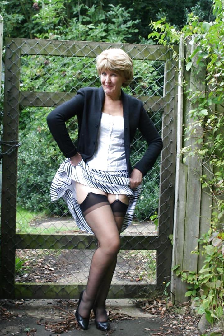 25P Nice Nylon Granny