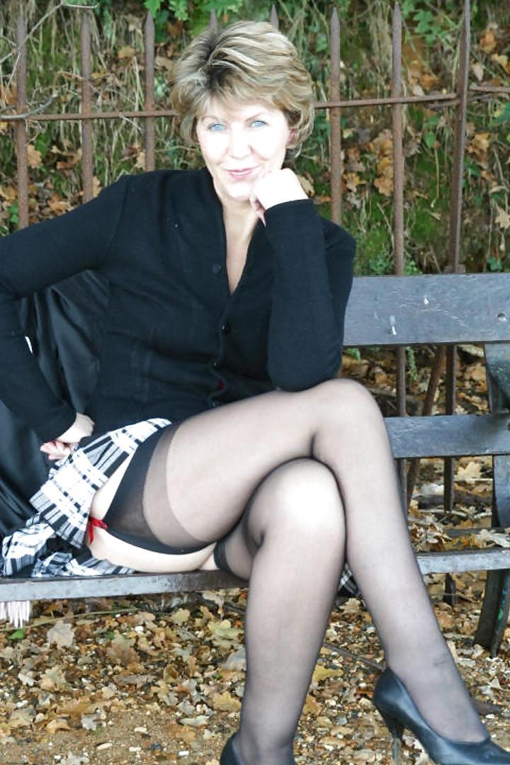 25P Nice Nylon Granny