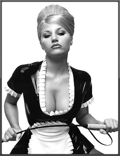14P Waitress