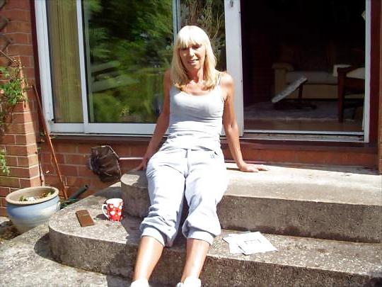 25P Mature Amateur Clothed 8