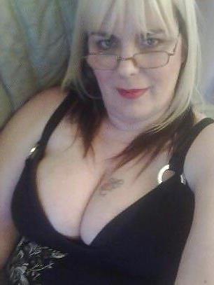 25P Mature Amateur Clothed 8