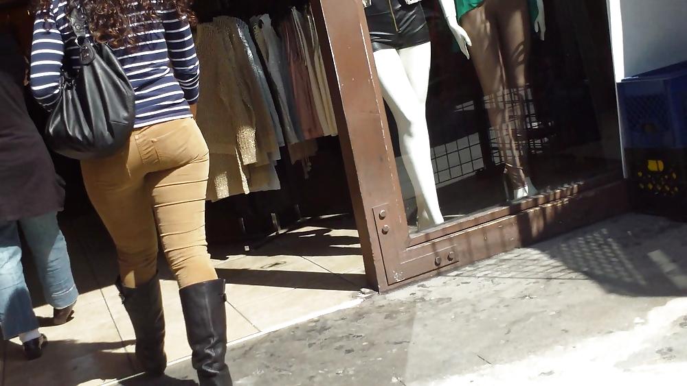 25P Following nice tight sexy ass & bubble butt around 
