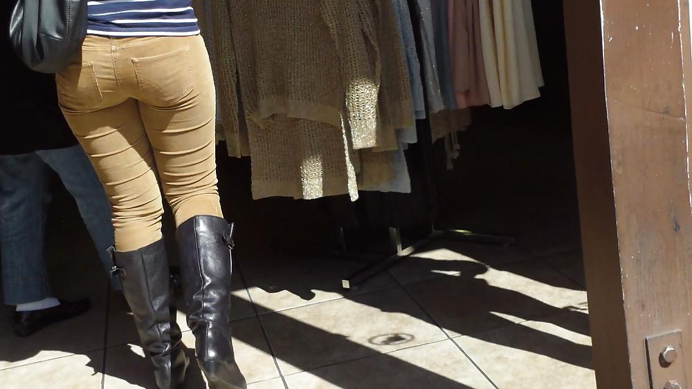 25P Following nice tight sexy ass & bubble butt around 
