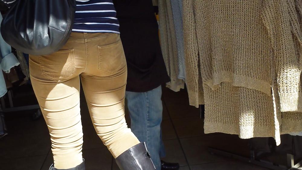 25P Following nice tight sexy ass & bubble butt around 