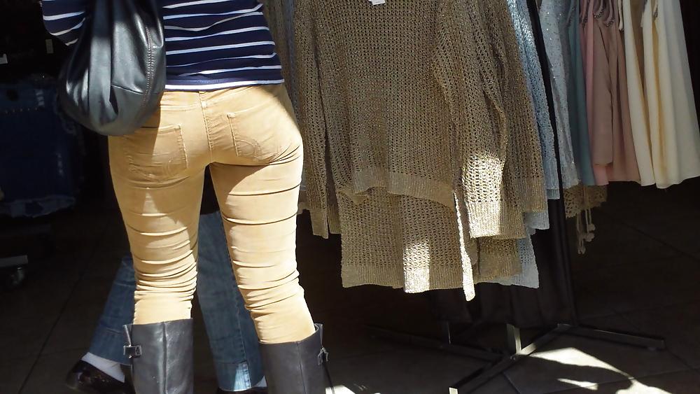 25P Following nice tight sexy ass & bubble butt around 