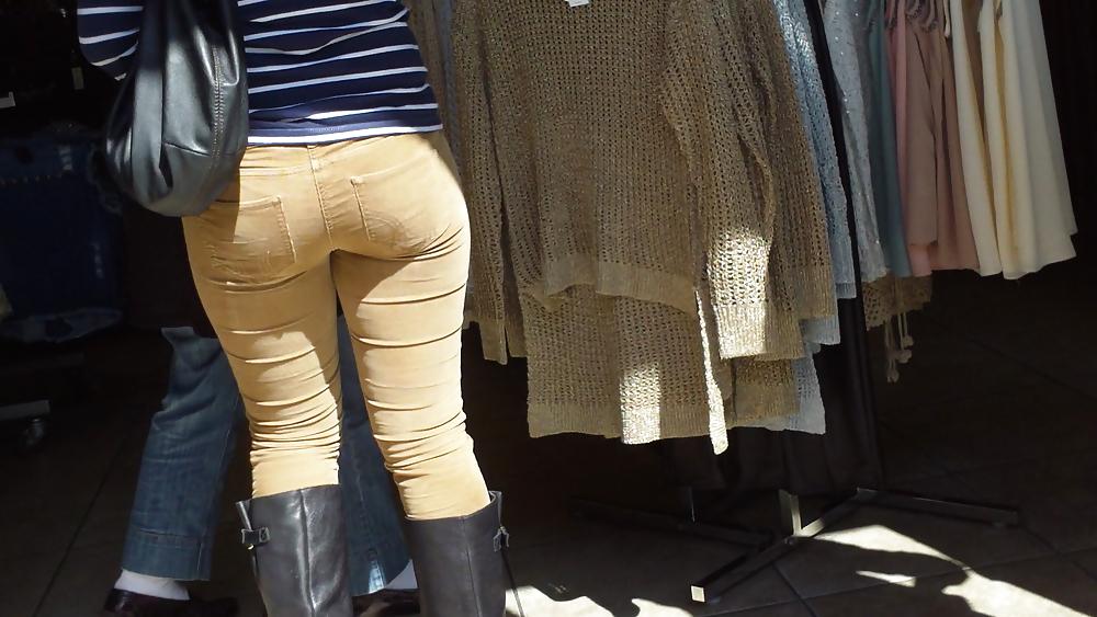25P Following nice tight sexy ass & bubble butt around 