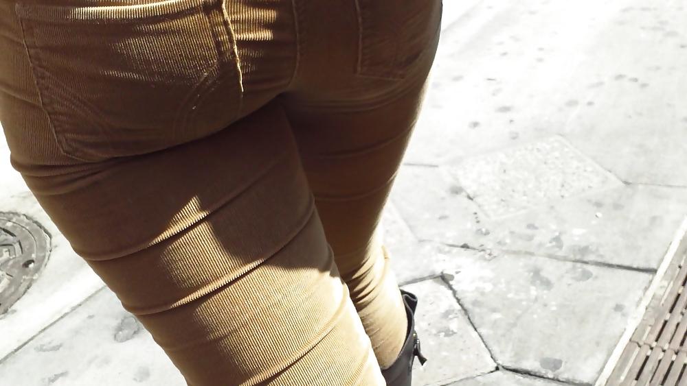 25P Following nice tight sexy ass & bubble butt around 