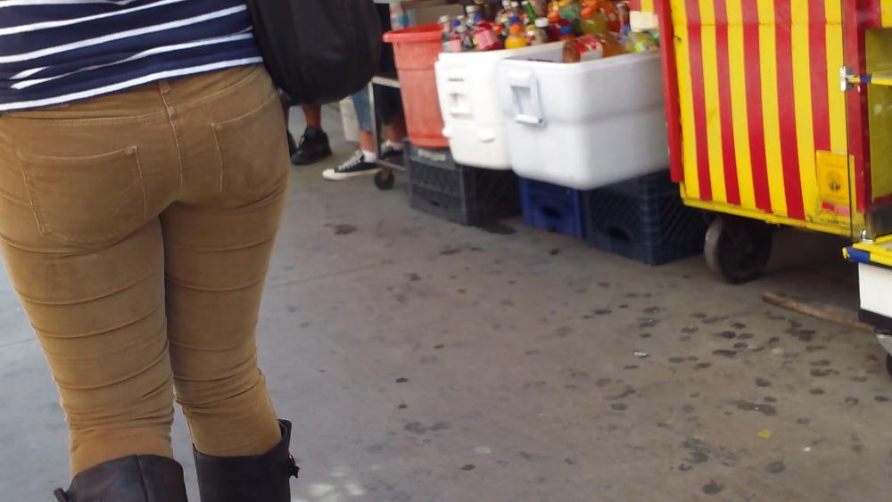 25P Following nice tight sexy ass & bubble butt around 