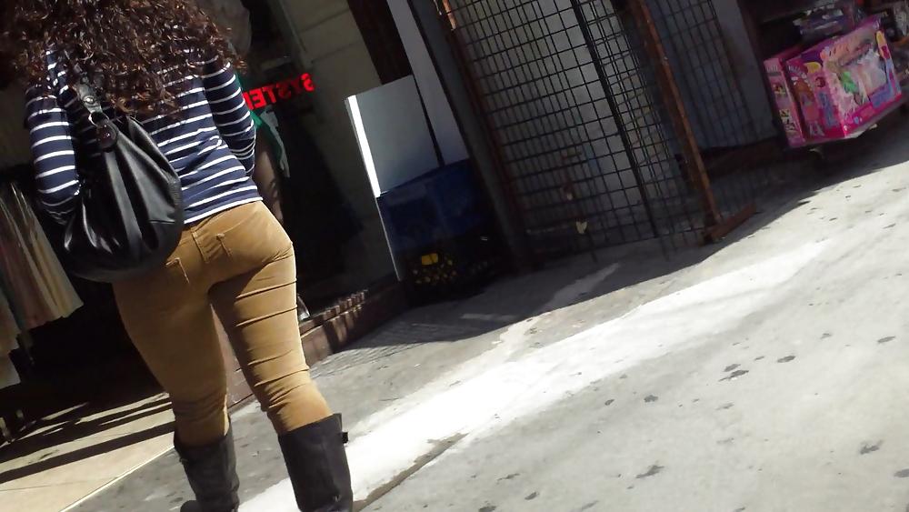 25P Following nice tight sexy ass & bubble butt around 