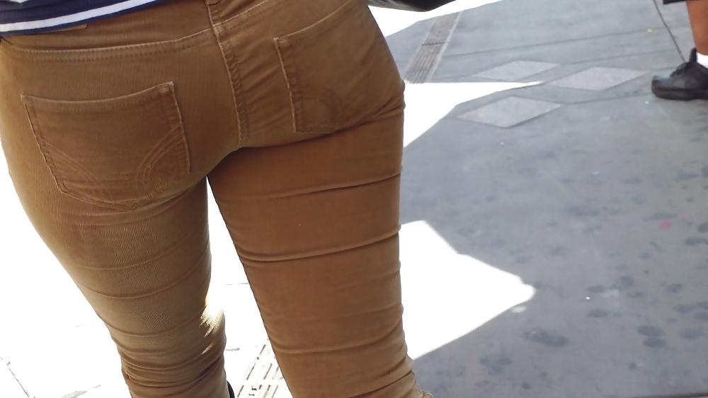 25P Following nice tight sexy ass & bubble butt around 