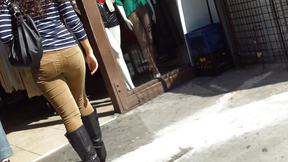 25P Following nice tight sexy ass & bubble butt around 