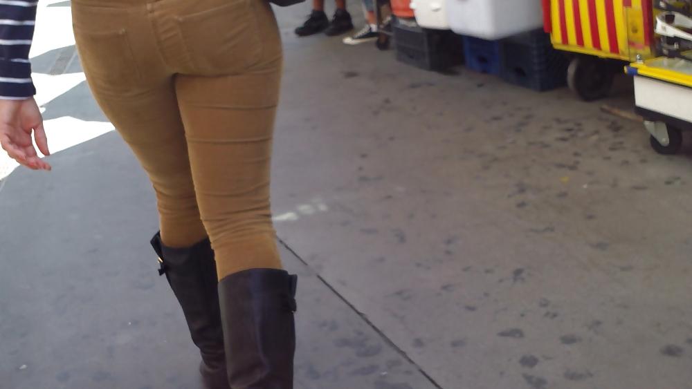25P Following nice tight sexy ass & bubble butt around 
