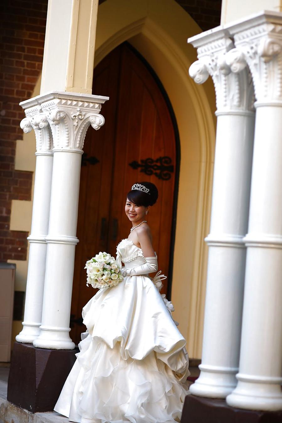 25P Beautiful Asian Brides