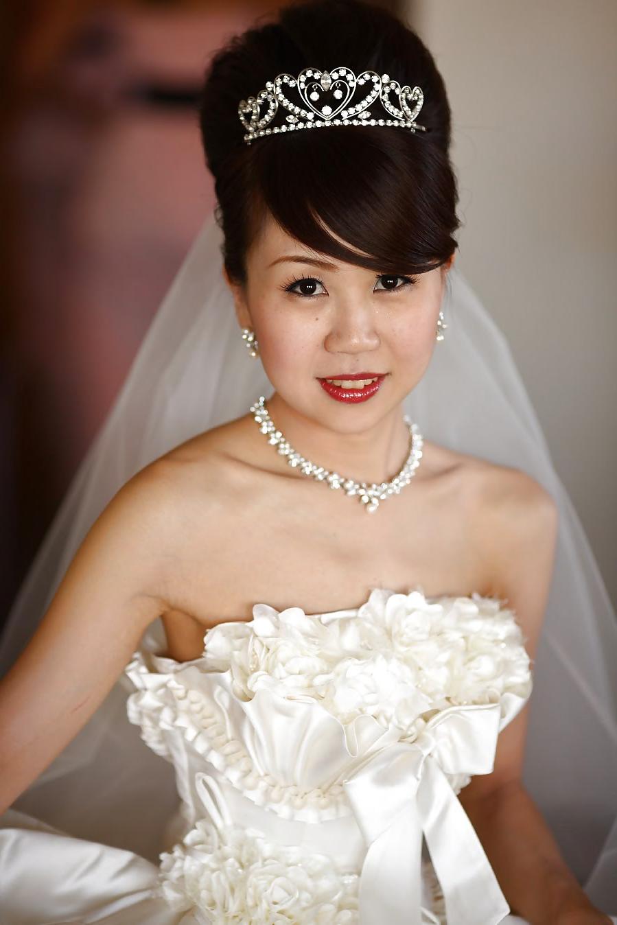 25P Beautiful Asian Brides