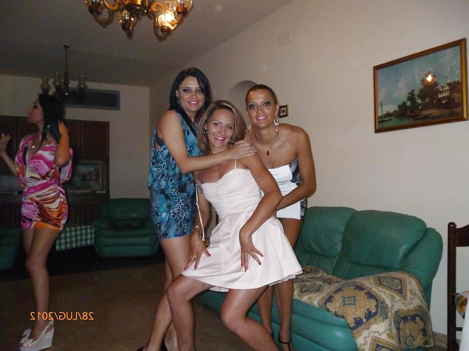 14P Romanian girl: Larisa