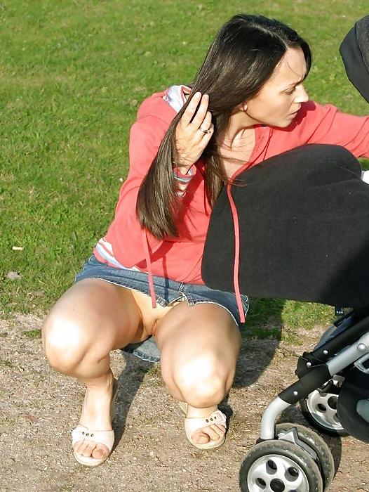 15P Upskirt no pants 1