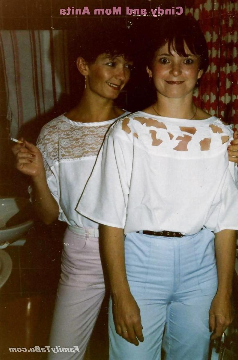 25P Moms and daughter's friends