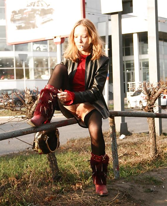 15P Upskirt No Pants 4