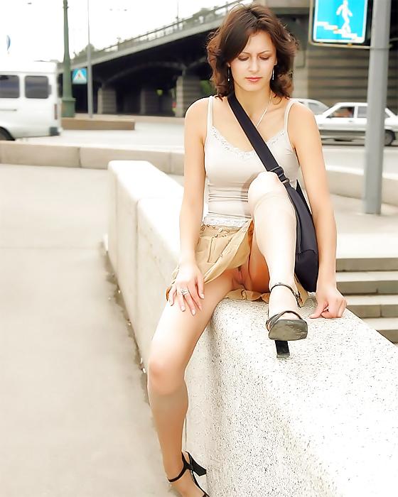 15P Upskirt No Pants 4