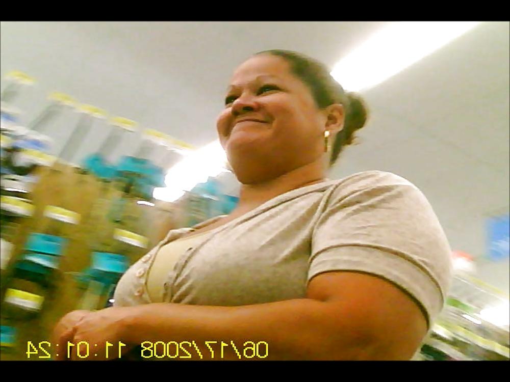 9P Thick and Happy BBW Latina MILF
