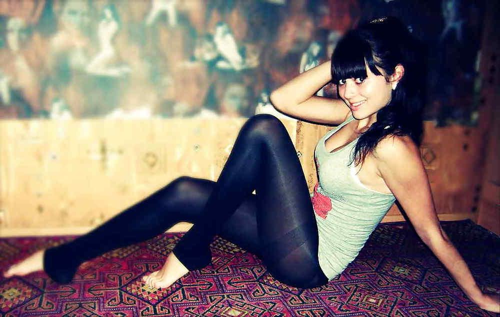 25P Teenage Girls In Tights by DarKKo