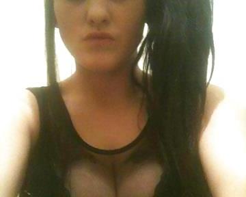 15P Nice tits non nude