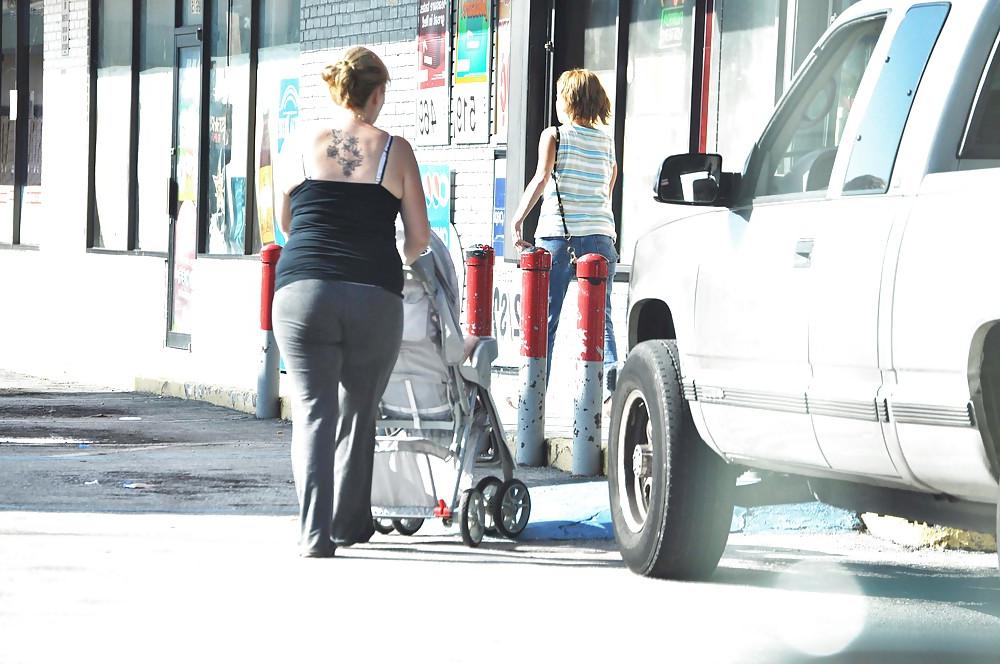 11P Chubby Butt in Yoga Pants