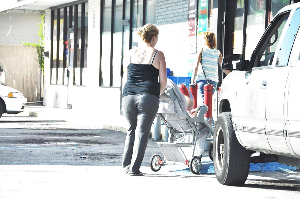 11P Chubby Butt in Yoga Pants