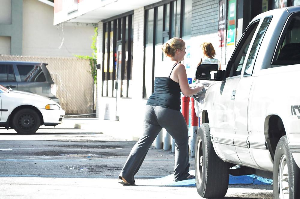 11P Chubby Butt in Yoga Pants