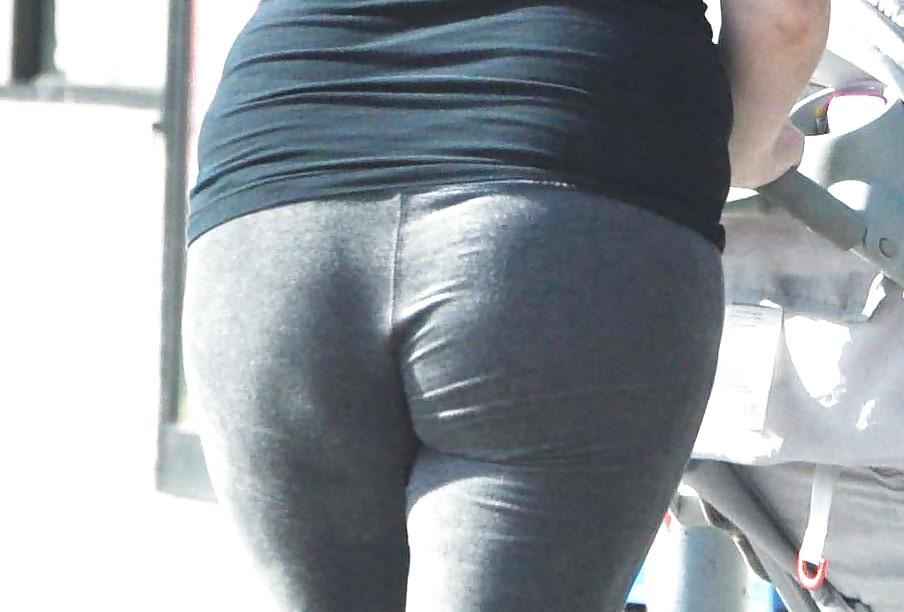 11P Chubby Butt in Yoga Pants