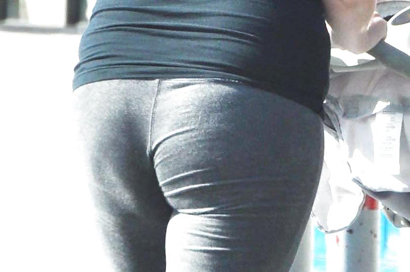 11P Chubby Butt in Yoga Pants
