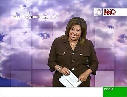 10P Mary Ramos CNN reporter - Non nude