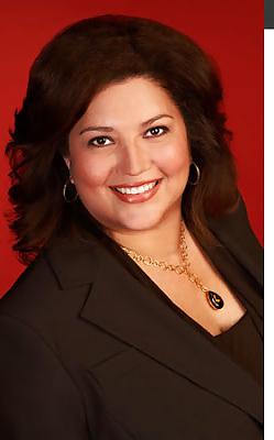 10P Mary Ramos CNN reporter - Non nude