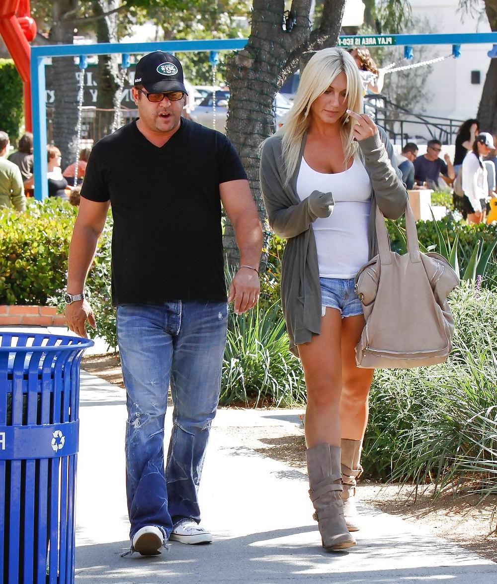 25P Linda Hogan & Daughter Brooke Hogan 