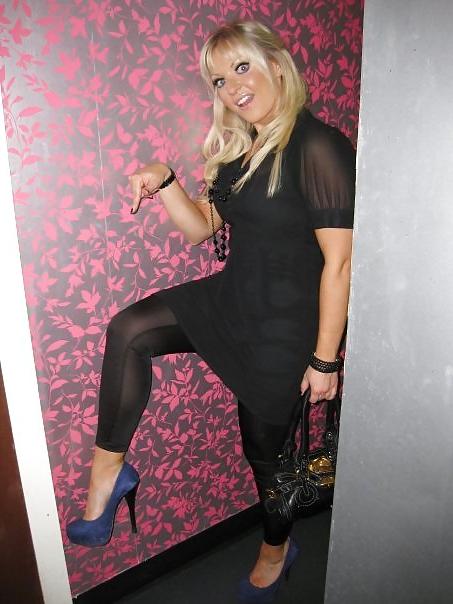 25P Facebook Sluts in hot leggings 8