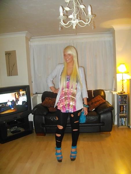 25P Facebook Sluts in hot leggings 8