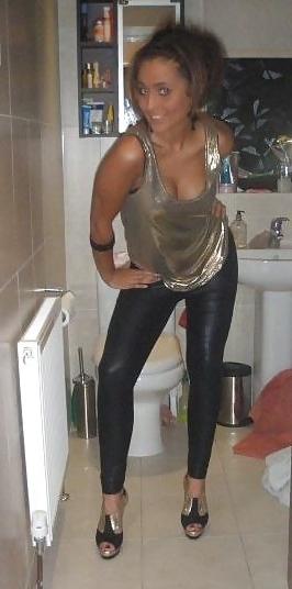 25P Facebook Sluts in hot leggings 8