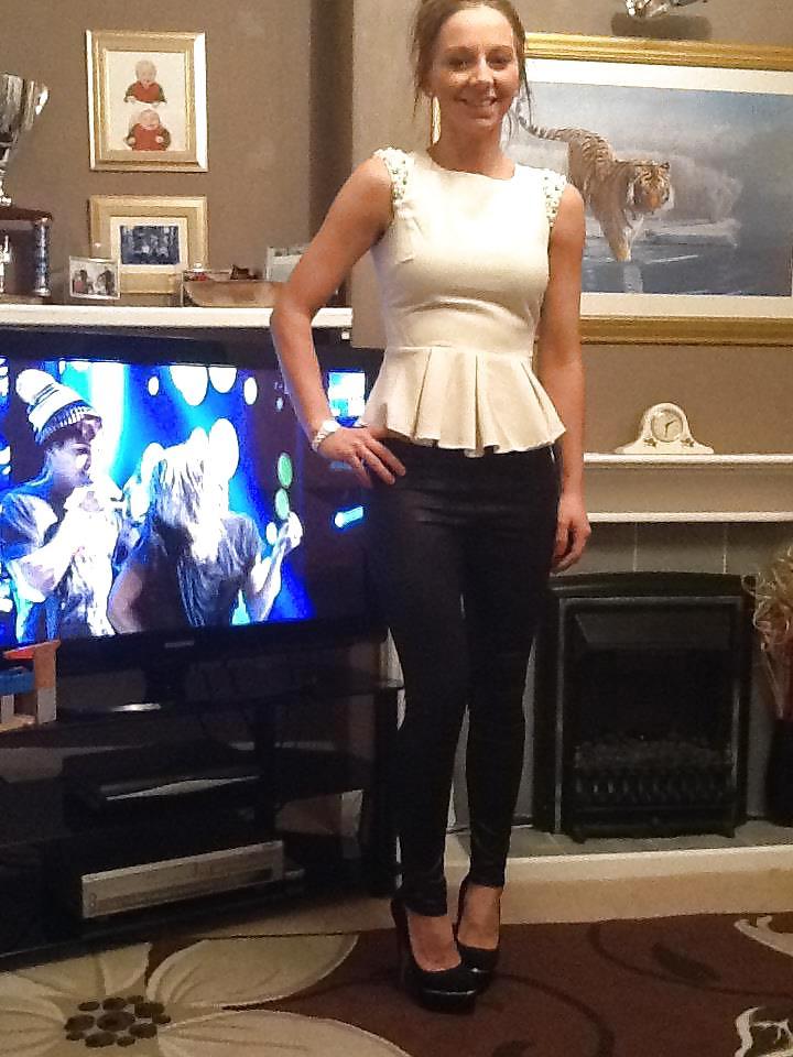 25P Facebook Sluts in hot leggings 9