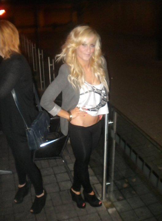 25P Facebook Sluts in hot leggings 9