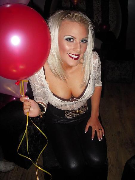 25P Facebook Sluts in hot leggings 9
