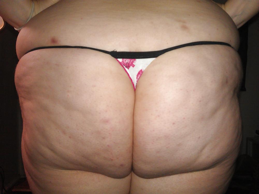 9P BBW In her thong
