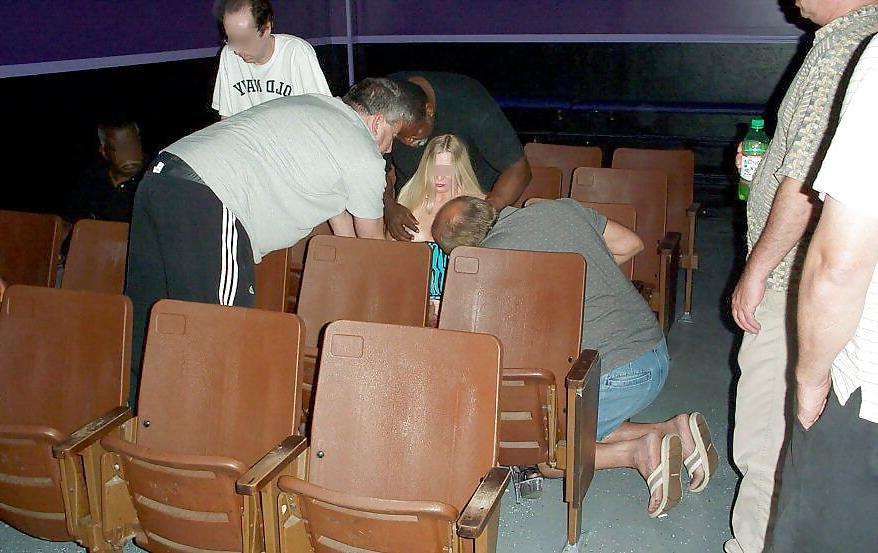 22P Erwachsene Theaterschlampen