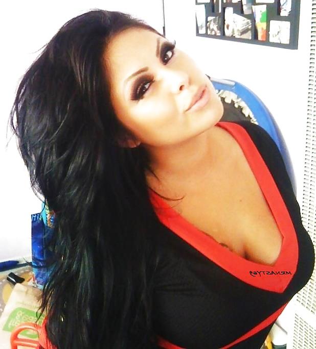 15P She Gives Good BlowJobs And Loves To Swallow Cum (Non-nude)