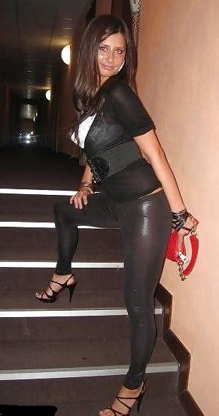 25P Beine, Hintern, Nylons, Roecke, Stiefel 2