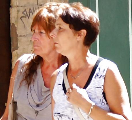 7P Voyeur MILFS in France