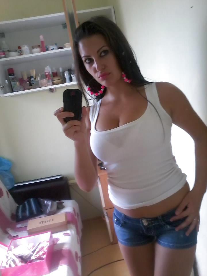 8P Romanian girl: simona