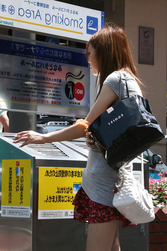 25P Smoking 011 - Asian Candids (Mostly Japanese)