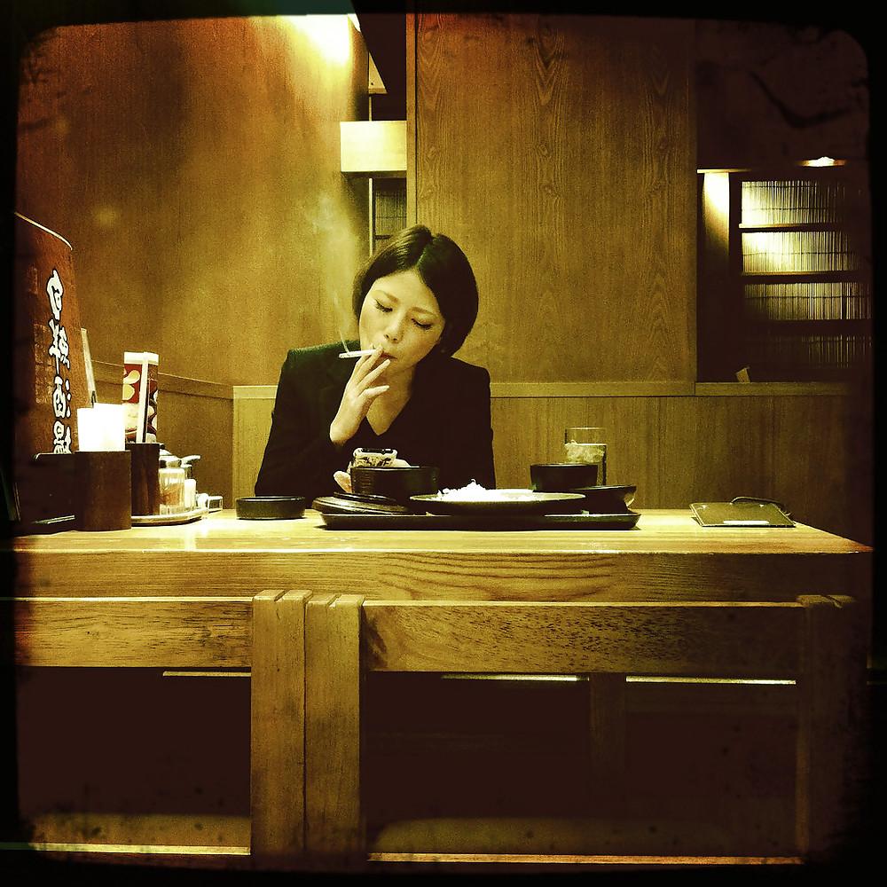 25P Smoking 011 - Asian Candids (Mostly Japanese)
