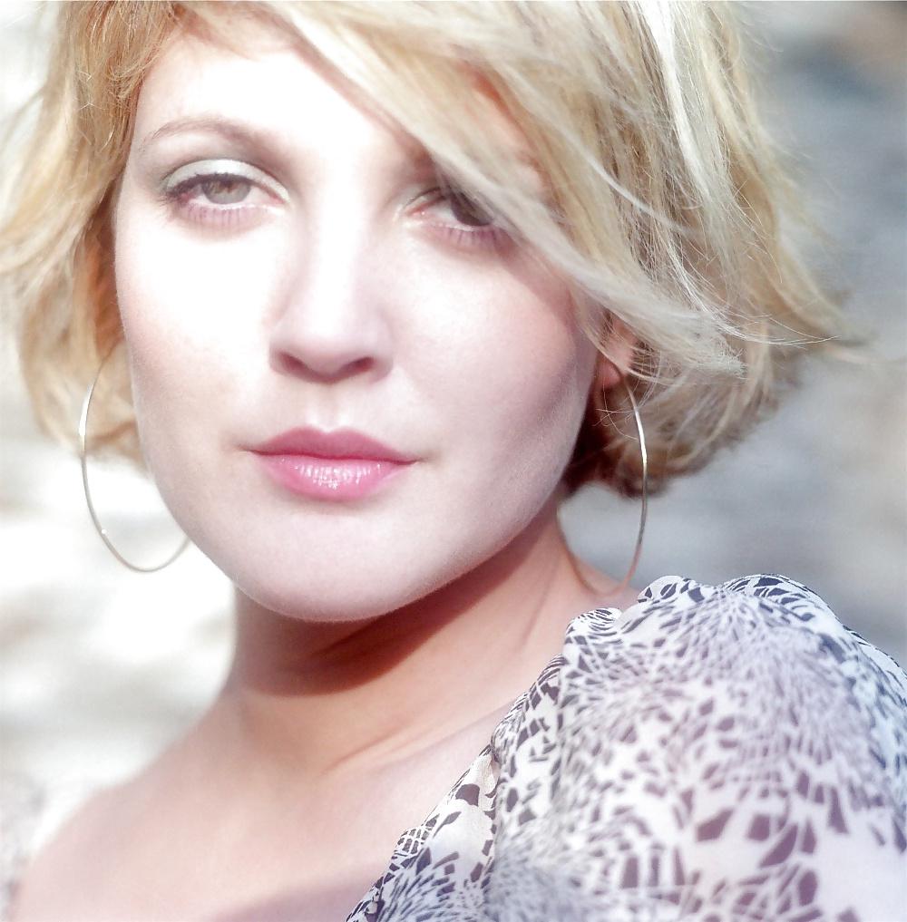 19P Drew Barrymore (HQ)